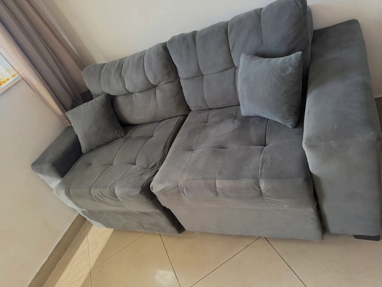 Vendo sofá retrátil cinza  - Foto 2
