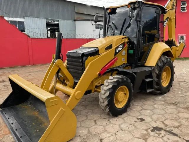 Retroescavadeira Caterpillar 2017 - Foto 6