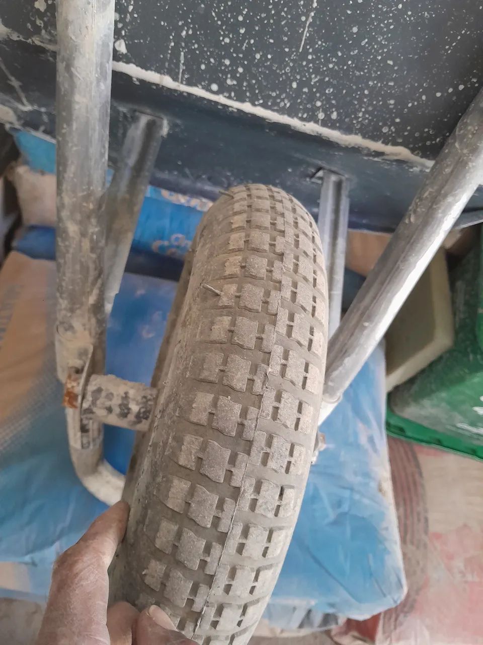 Vendo carrinho de mão  - Foto 3