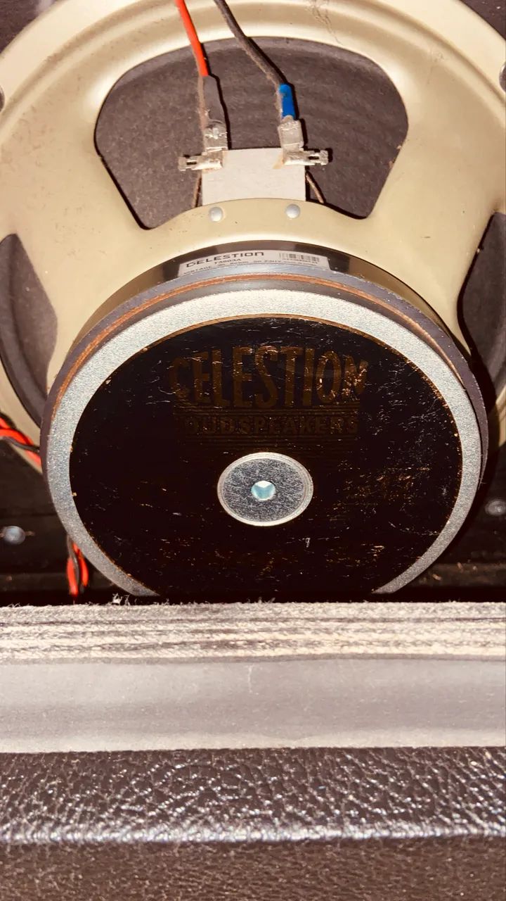 Caixa guitarra 2x12 com Celestion V30 e Celestion G12m - Foto 2