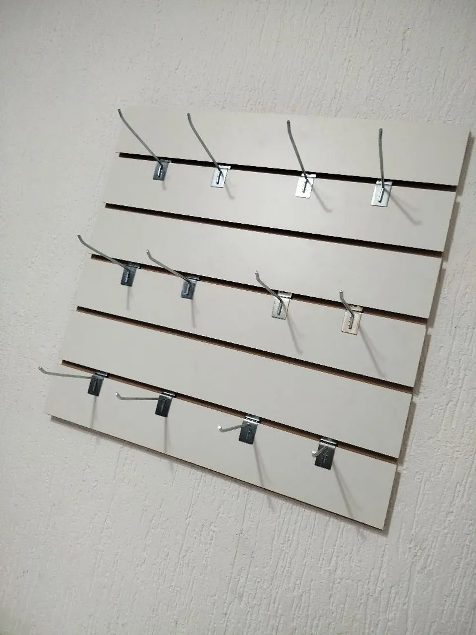 Painel Canelado 60x60 branco + 20 ganchos