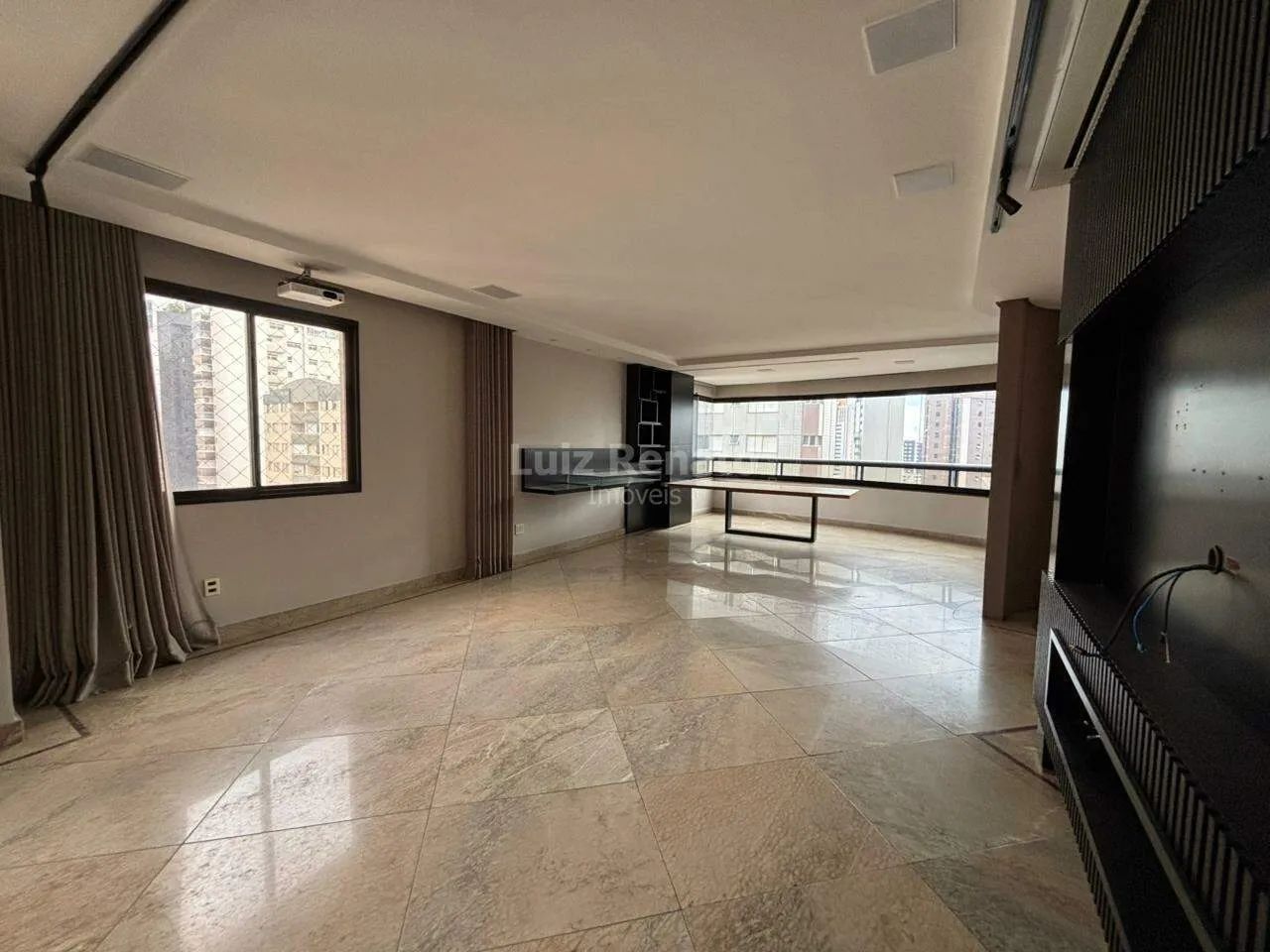 Apartamento para aluguel, 4 quartos, 210m² no Funcionários - Foto 2