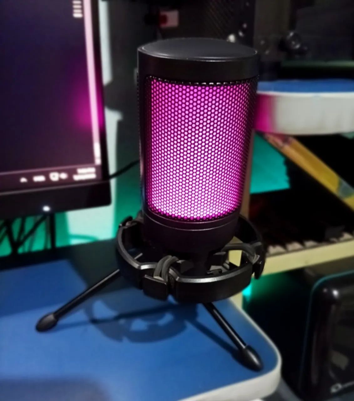 Microfone Gamer FIFINE AmpliGame A2 USB RGB Condensador