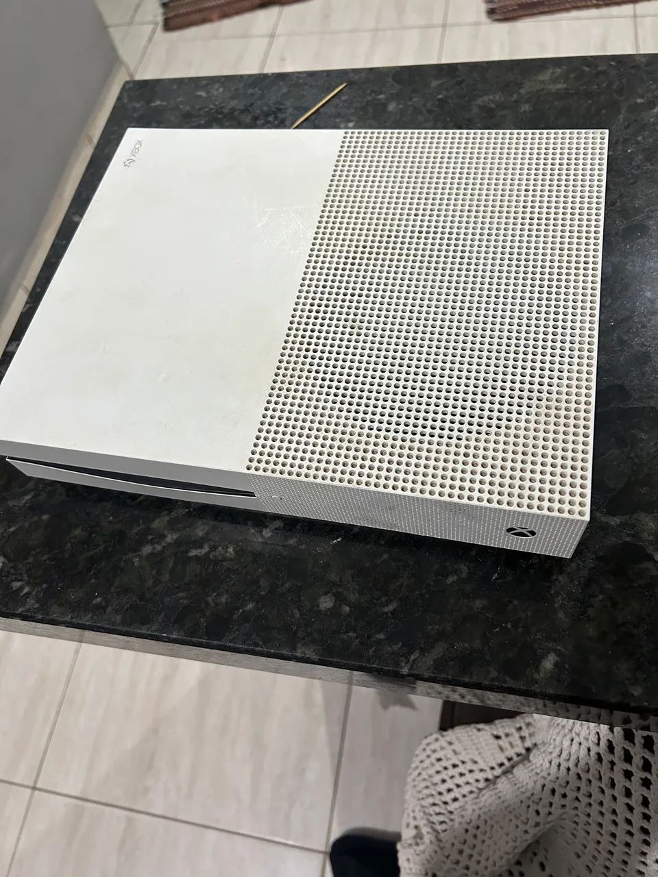 Xbox One 1TB funcionando perfeitamente com detalhes  - Foto 2