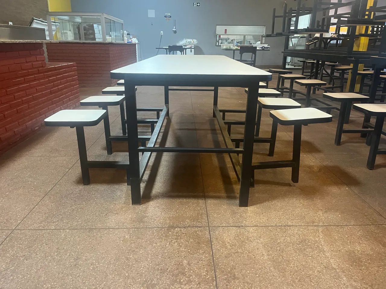Mesa de Refeitório com 8 Bancos Integrados em MDF - Foto 2