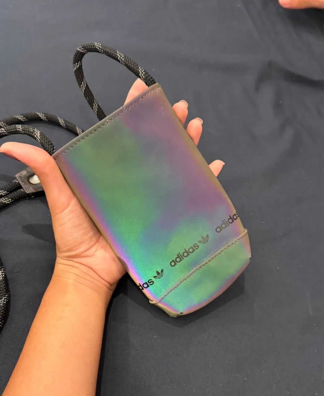 Bolsa Adidas Pouch Refletiva - Nunca Utilizada - Foto 4