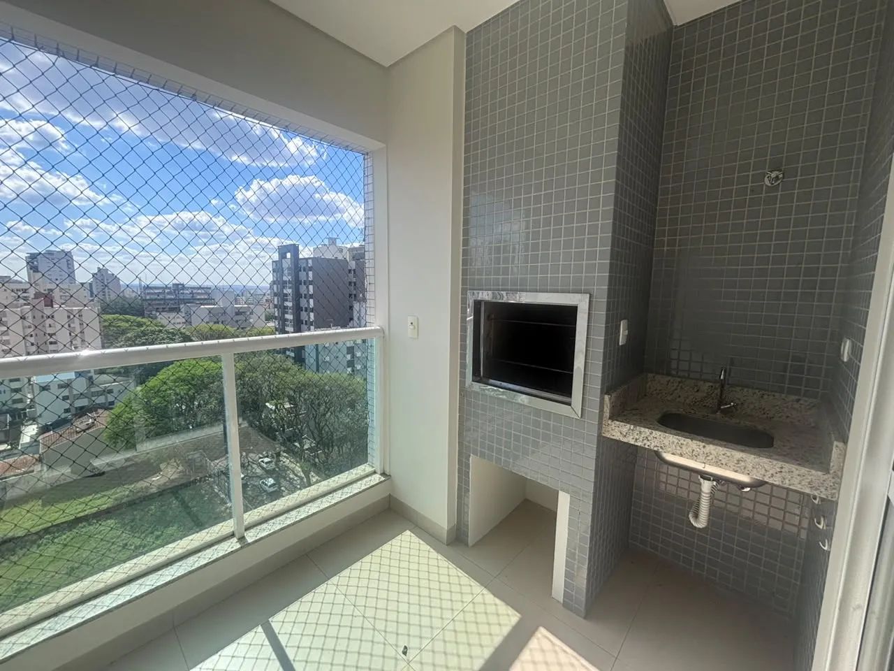 Apartamento com 3 Quartos e 2 Vagas, 74 m² na Zona 07 - Maringá/PR - Foto 4