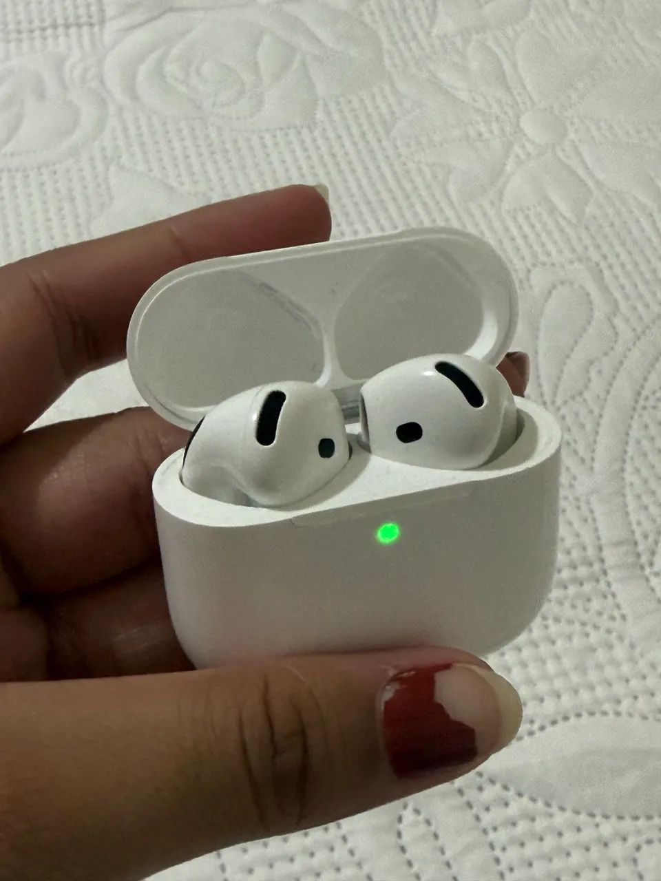 AirPods 4