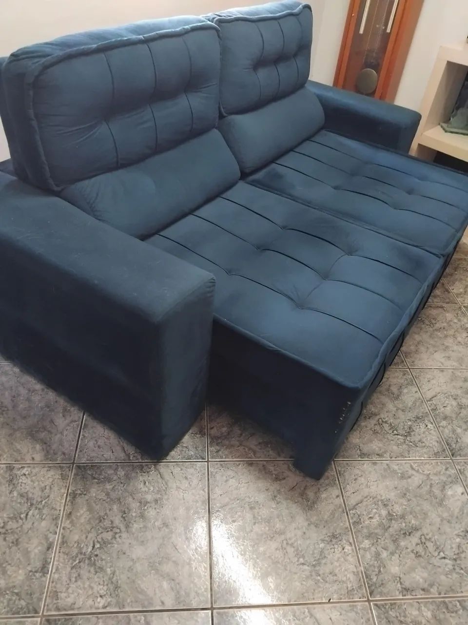 Sofá retrátil seminovo em ótimo  estado - Foto 2