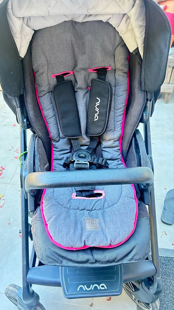 Carrinho NUNA + bebê conforto  MAXI COSI - Foto 4