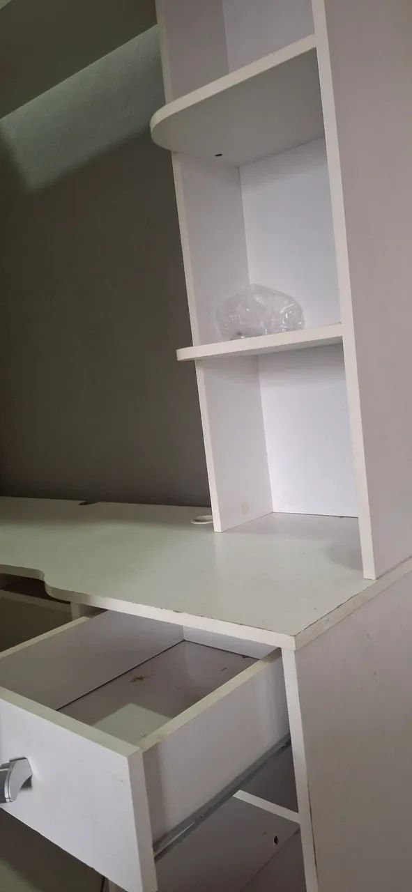 Painel de TV com rack, gaveta e prateleiras - Foto 4