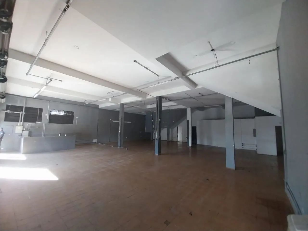 Loja na Avenida Carlos Oberhuber, 383  576 m² - Foto 4