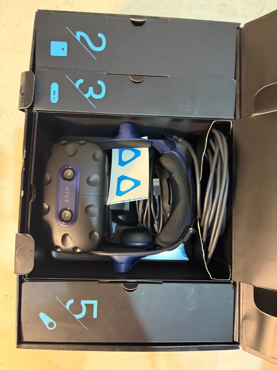 HTC VIVE PRO VR + KIT WIRELESS FULL PACK - KIT COMPLETO - Foto 2