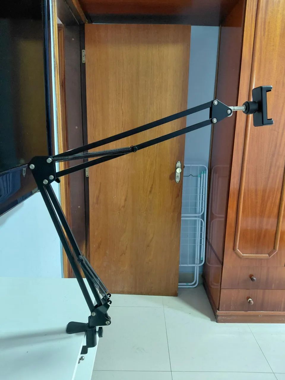 Suporte articulado de mesa