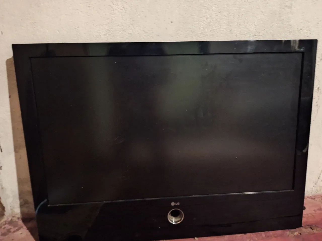 Vendo TV LG 42 polegadas, modelo 42LG60FR. - Foto 4