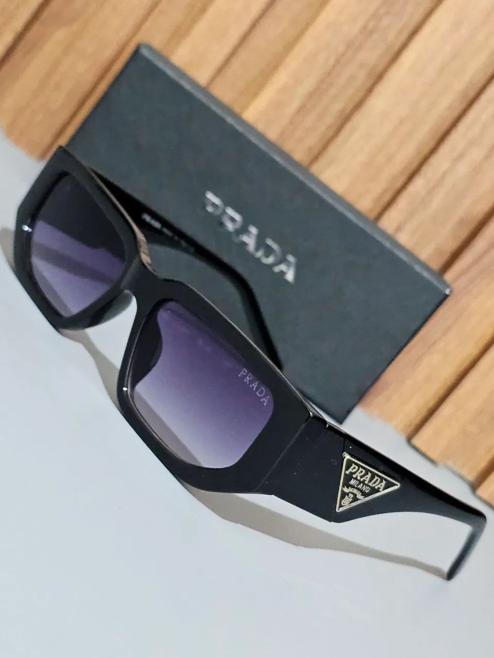 Óculos de sol Prada Milano Retro 