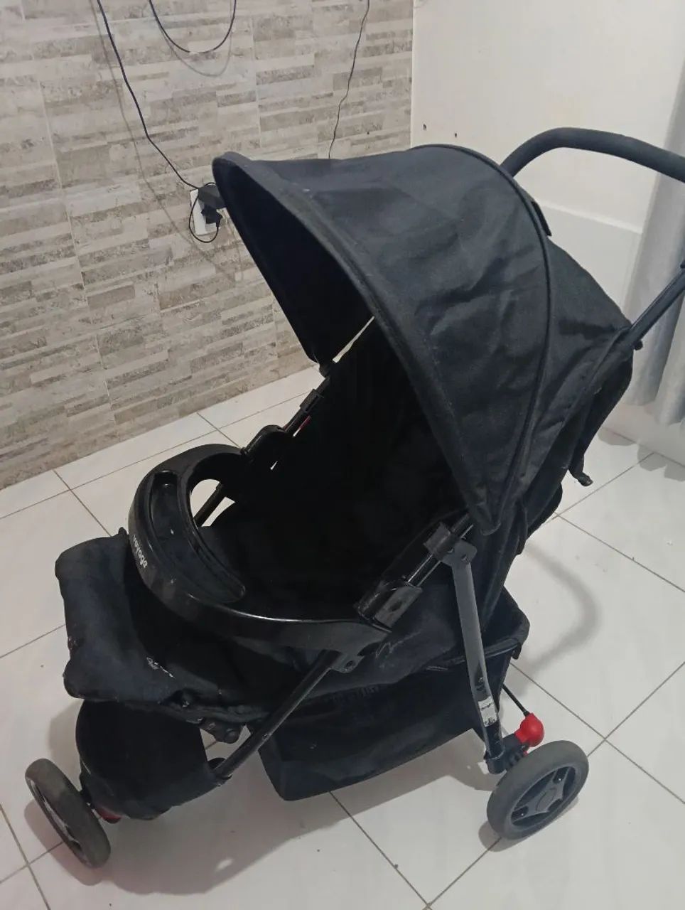 Carrinho de bebê  com bebê conforto  - Foto 5
