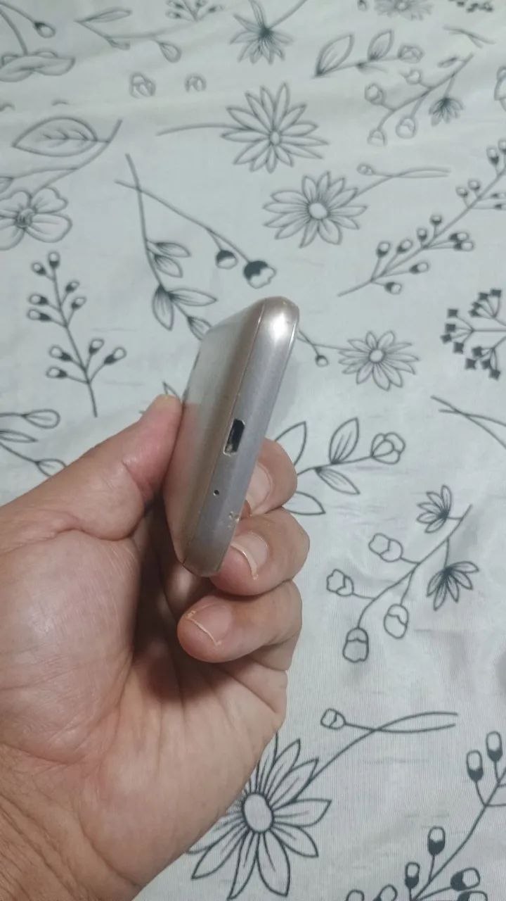 Samsung j1 dourado  - Foto 2
