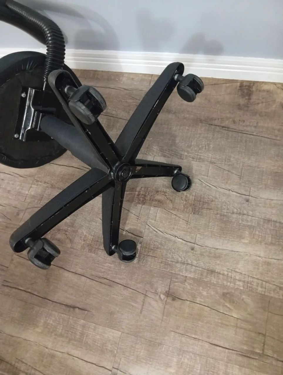 Cadeira de escritório/ Mocho para estética  - Foto 3