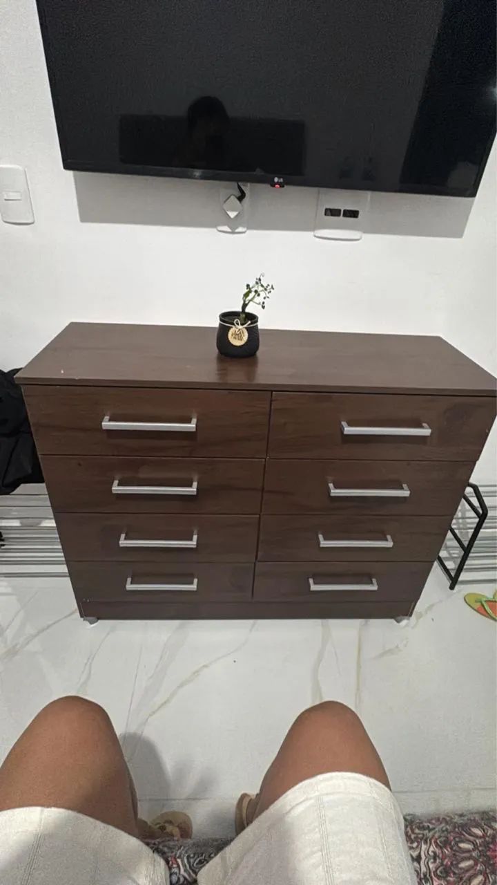 Guarda-roupa casal + cômoda 8 gavetas 