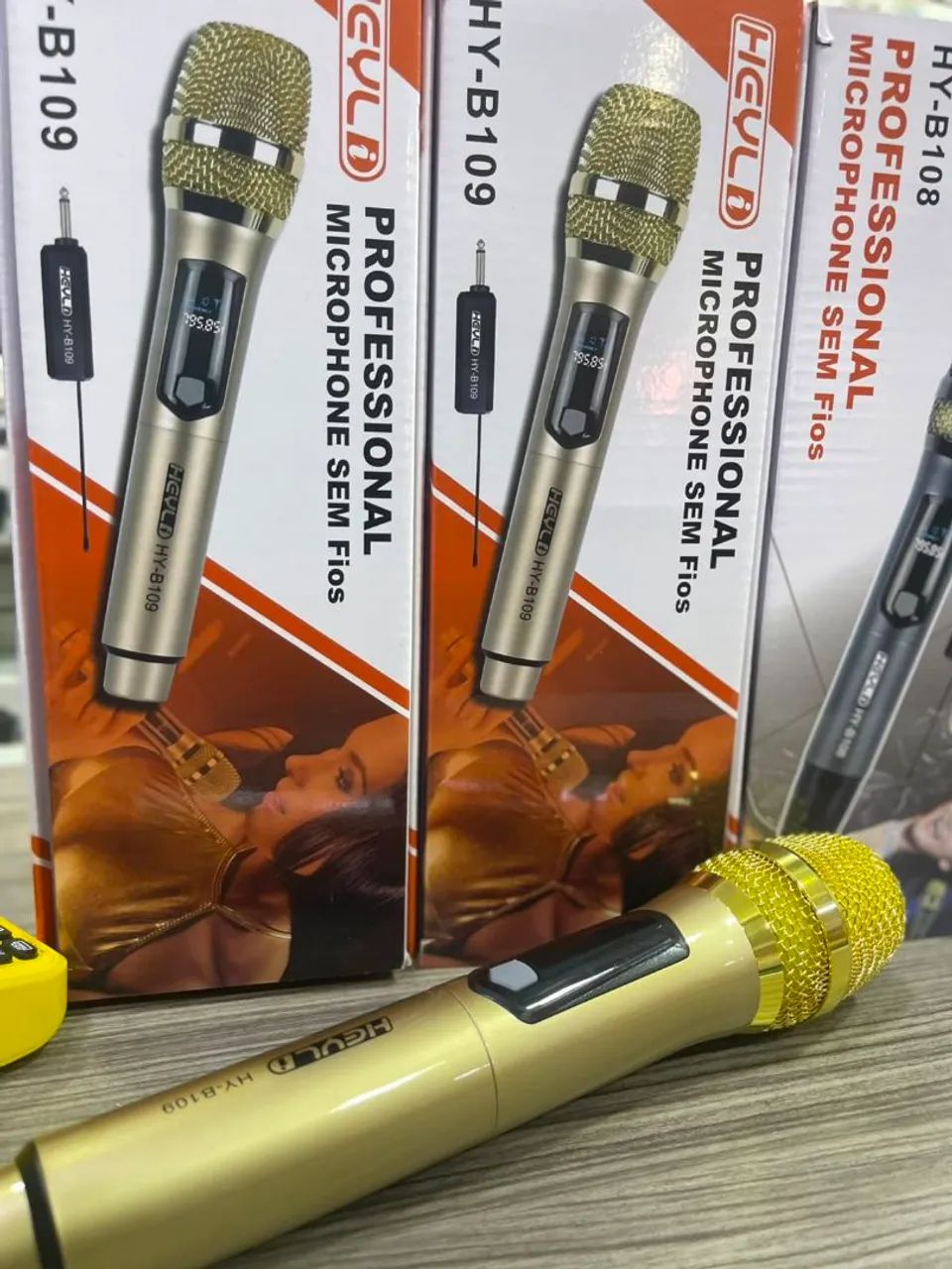Microfone profissional sem fio recarregável  - Foto 2