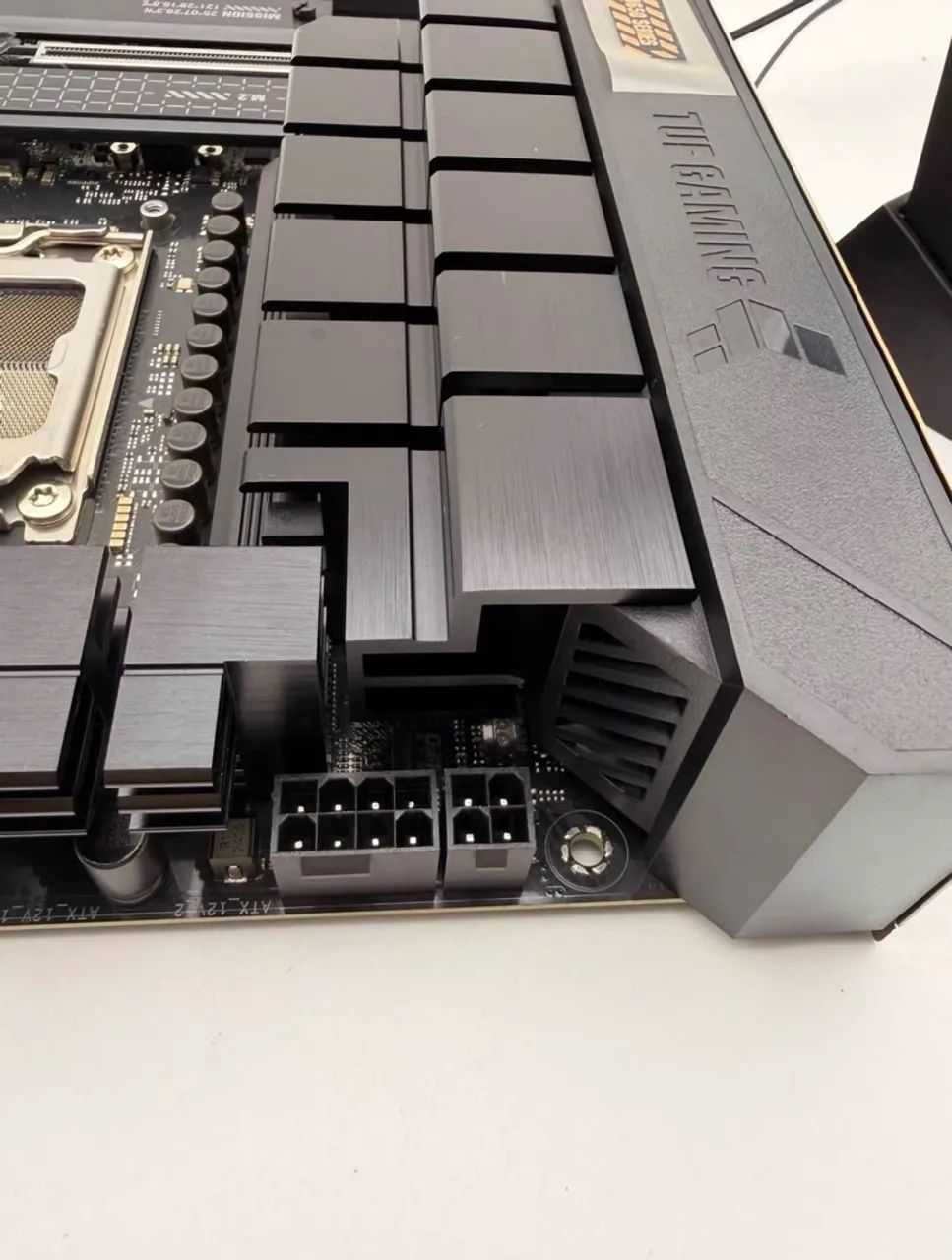 ASUS TUF B650-M PLUS WIFI - Foto 4