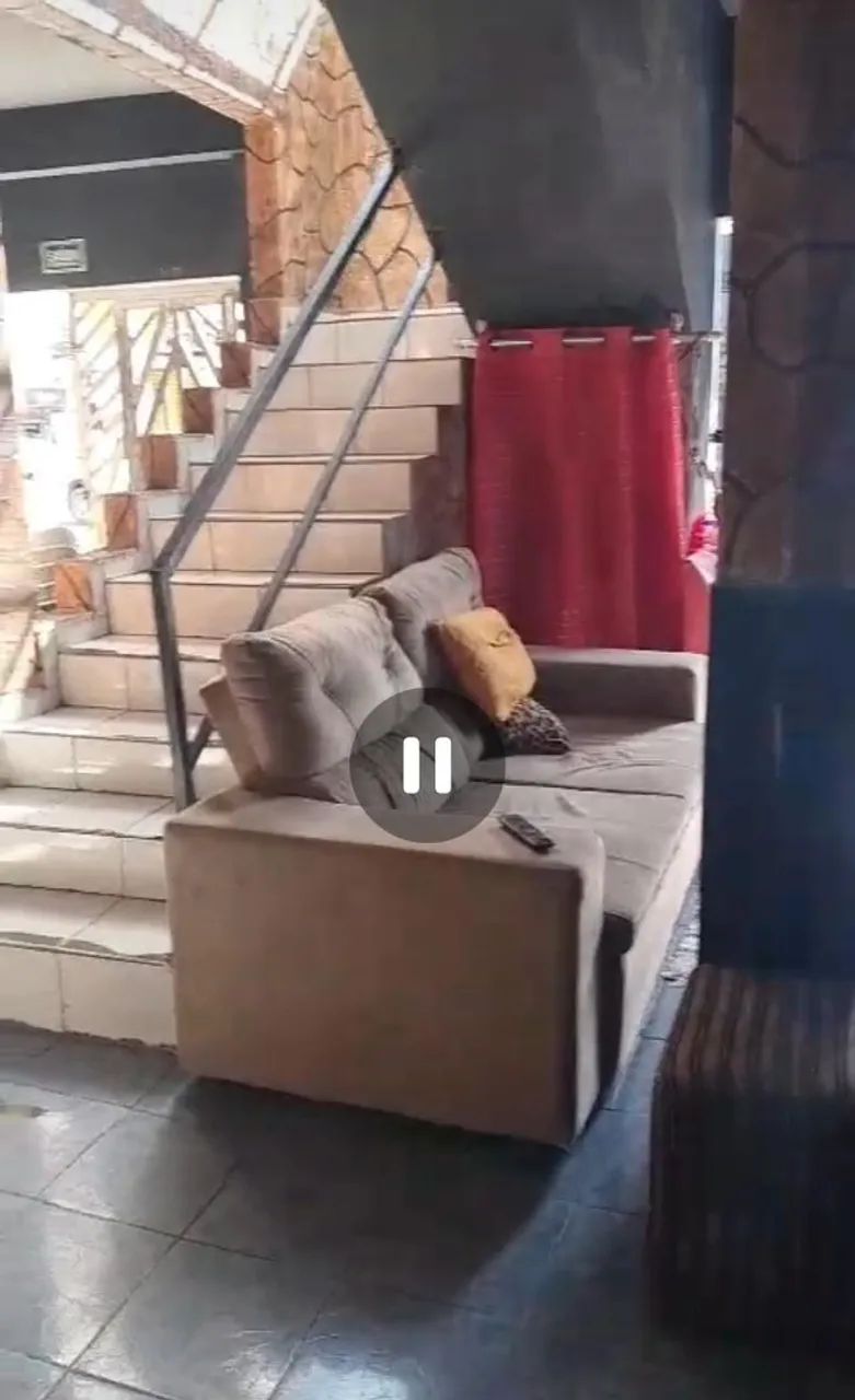 Sofa retrátil  e uma cama