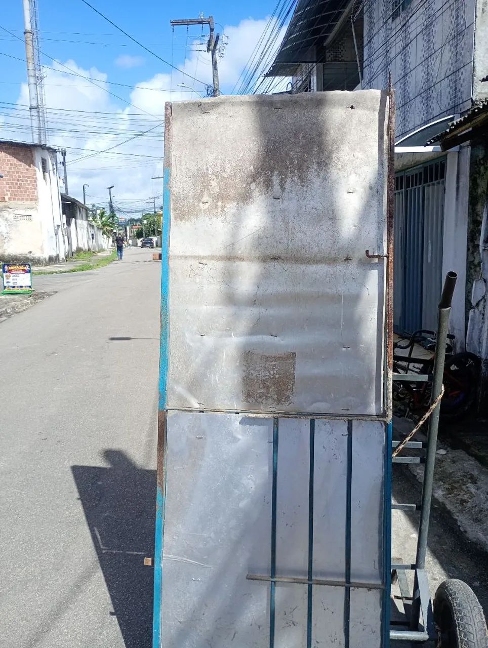 Vendo uma grade para porta 2,00 pôr 70 preço 350 falar com Josafá *27 - Foto 3
