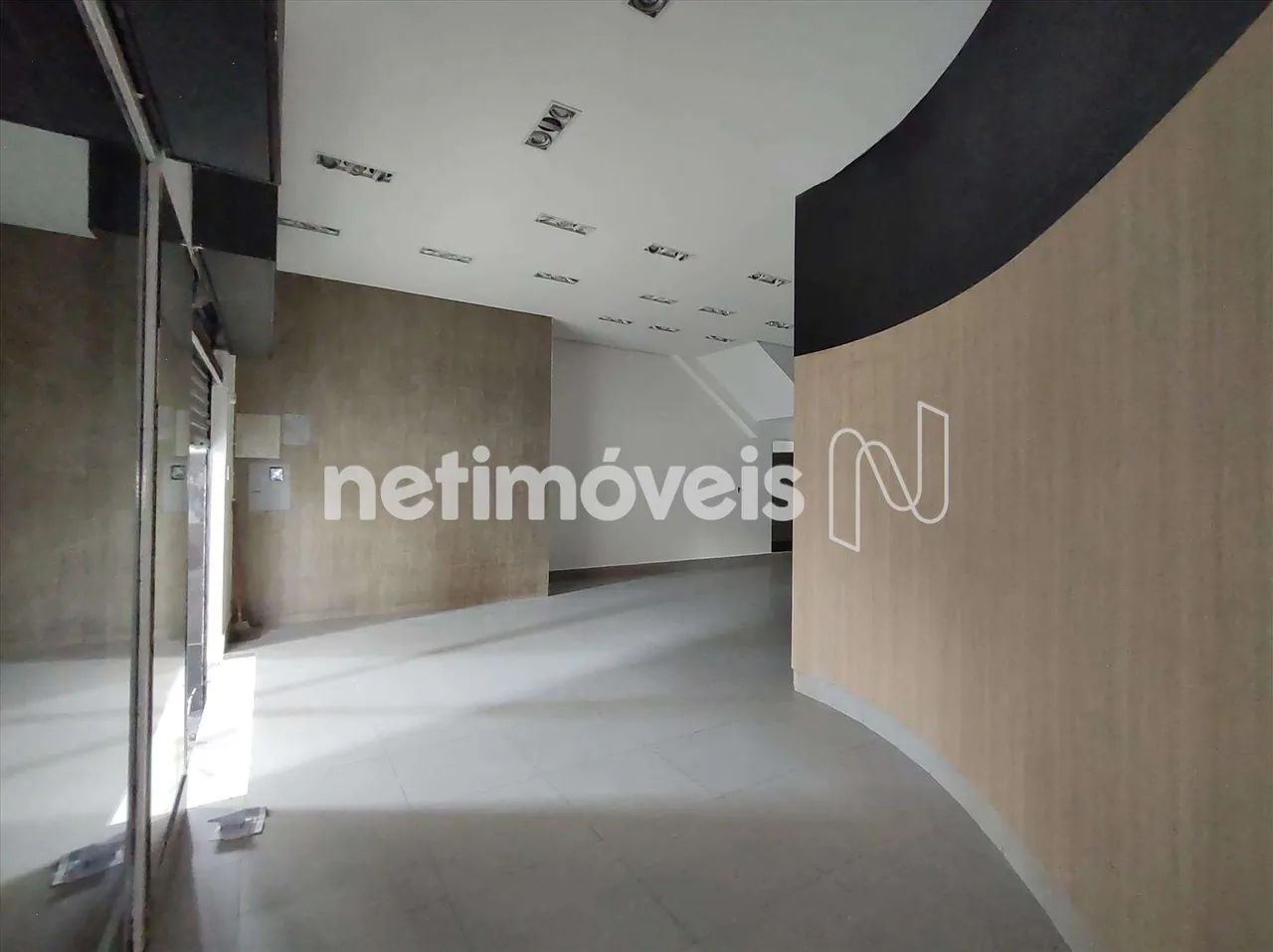 Loja de 110 m²; com Pé-Direito alto na Av. Augusto de Lima - Foto 3