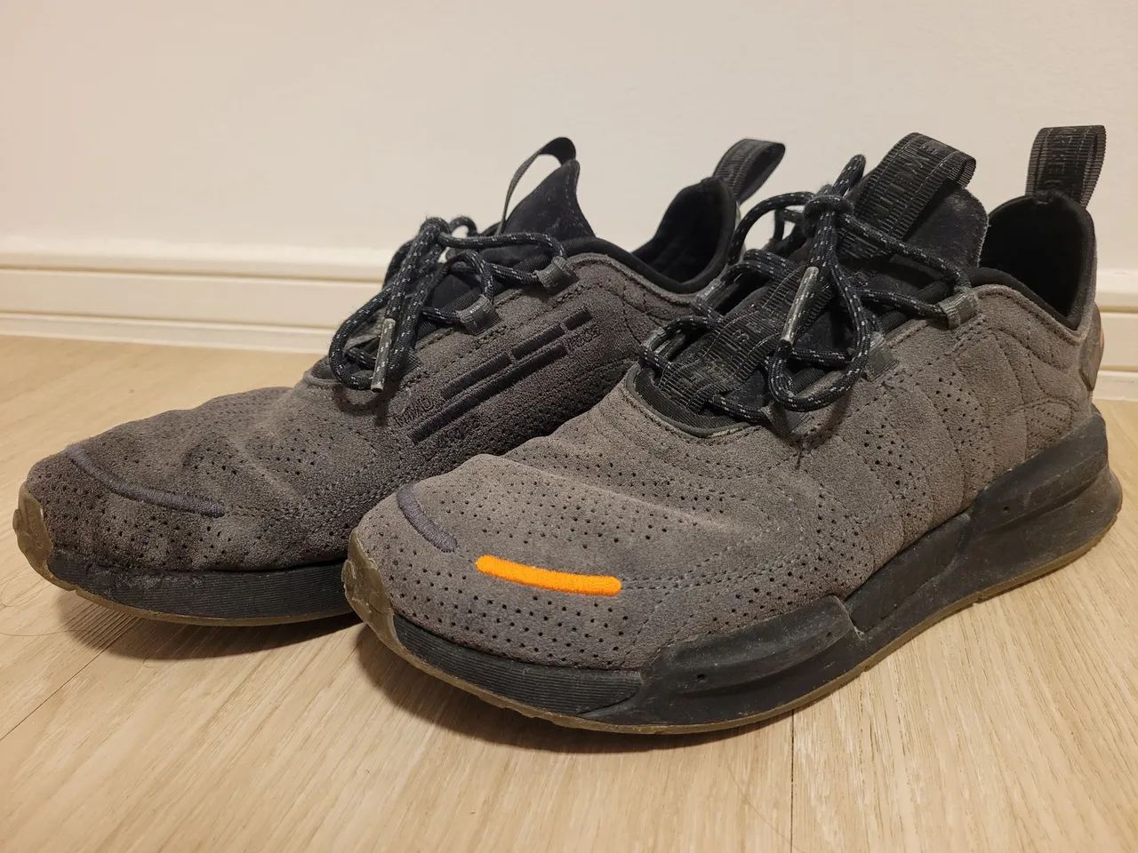 Tênis Adidas NMD (Tamanho 40) - Foto 2