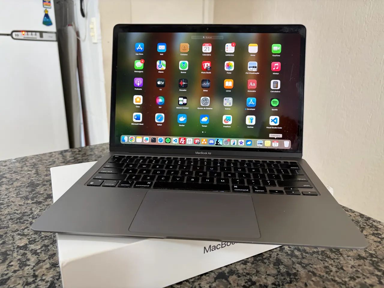 M1 MacBook Air 13インチ　スペースグレー MacBook Air M1 8GB RAM 256GB SSD 13,3