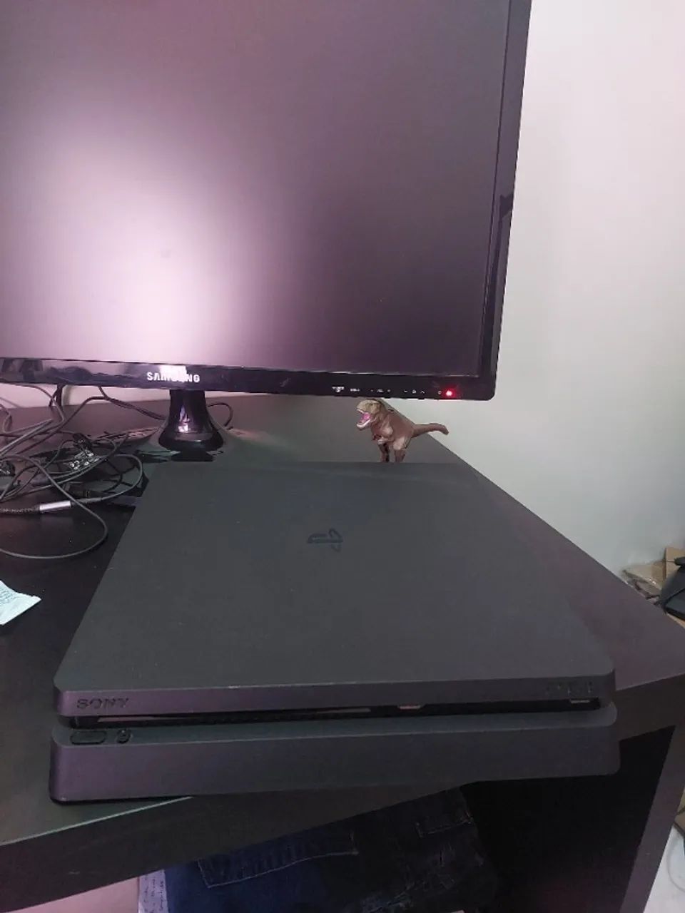PS4 FAT. 1TB. Dois jogos originais e quatro na memória - Foto 2