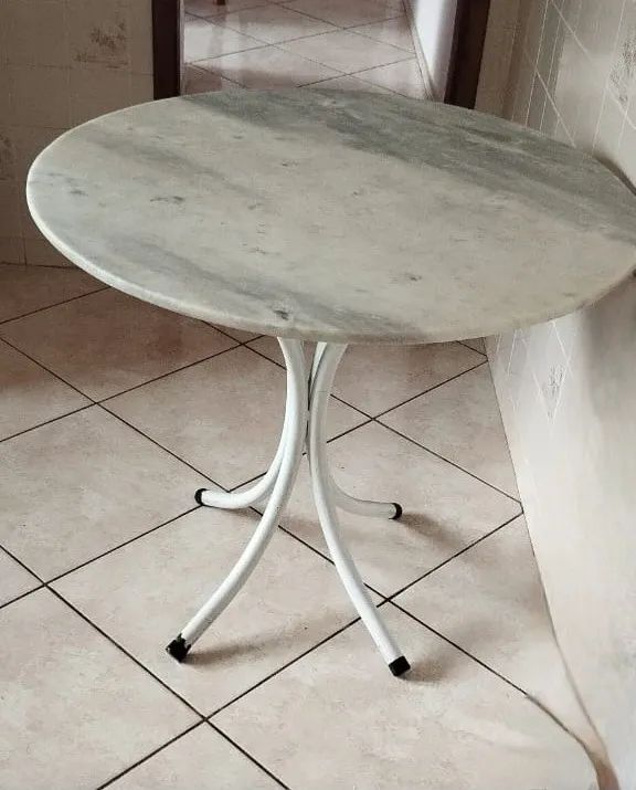 Mesa redonda, com superficie em mármore. - Foto 2