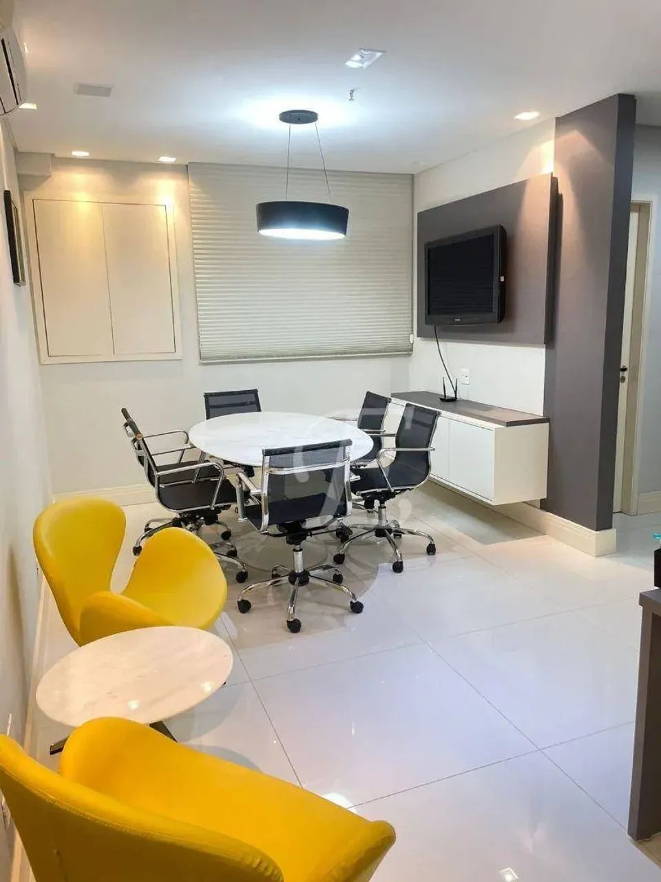 Lindo Conjuto Comercial Mobiliado com 2 salas, 52m² e 1 vaga