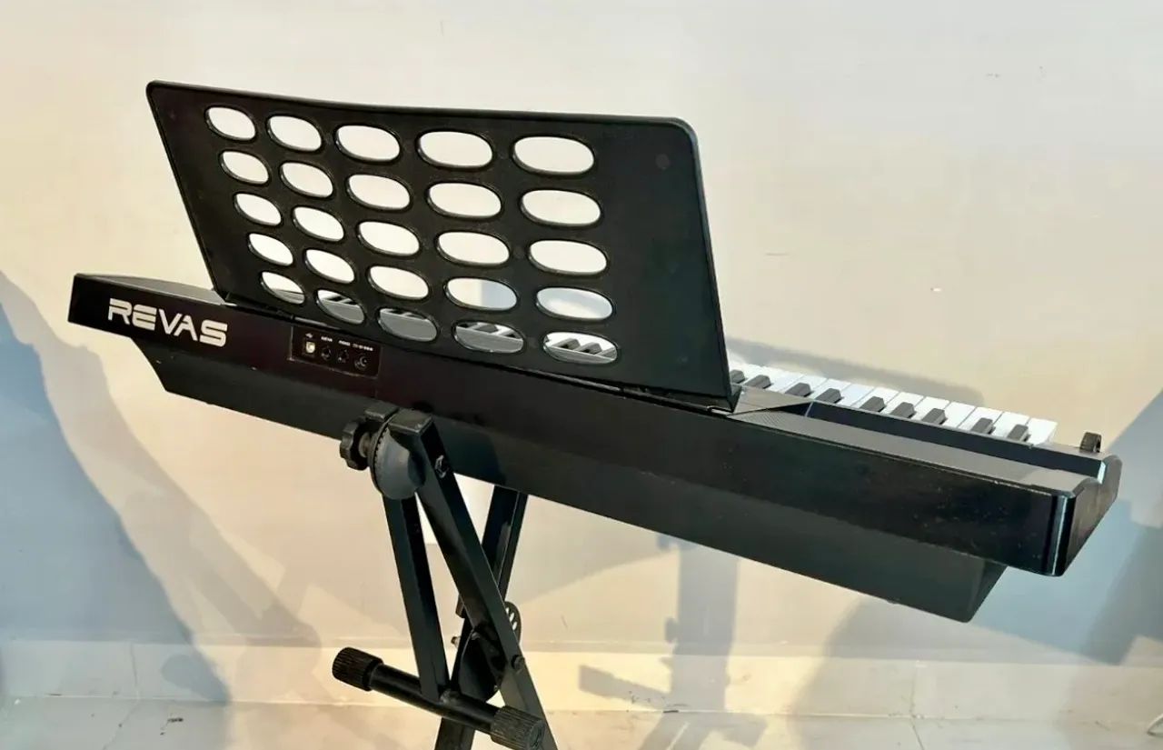 Teclado Roland Revas KB 330 (usado)  - Foto 2