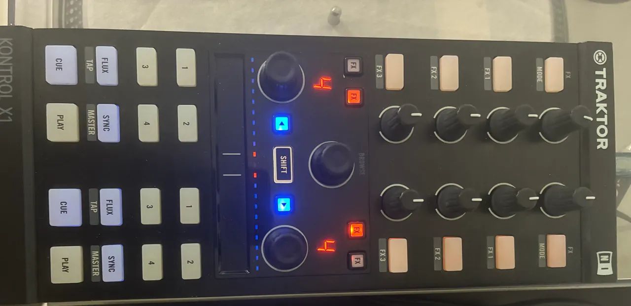 Traktor Kontrol X1 mk2 - Equipamentos e Acessórios de Som - Jardim