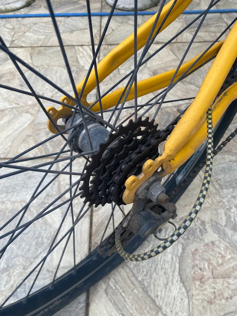 Bicicleta Attack preto e amarelo  - Foto 2