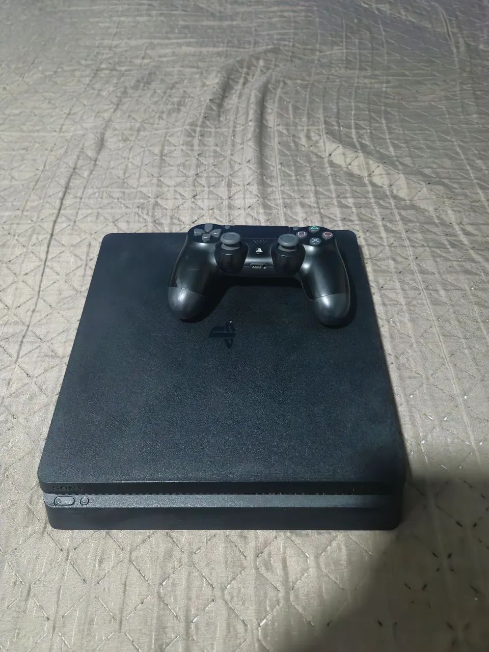Ps4 slim com controle com conta com vários jogos 