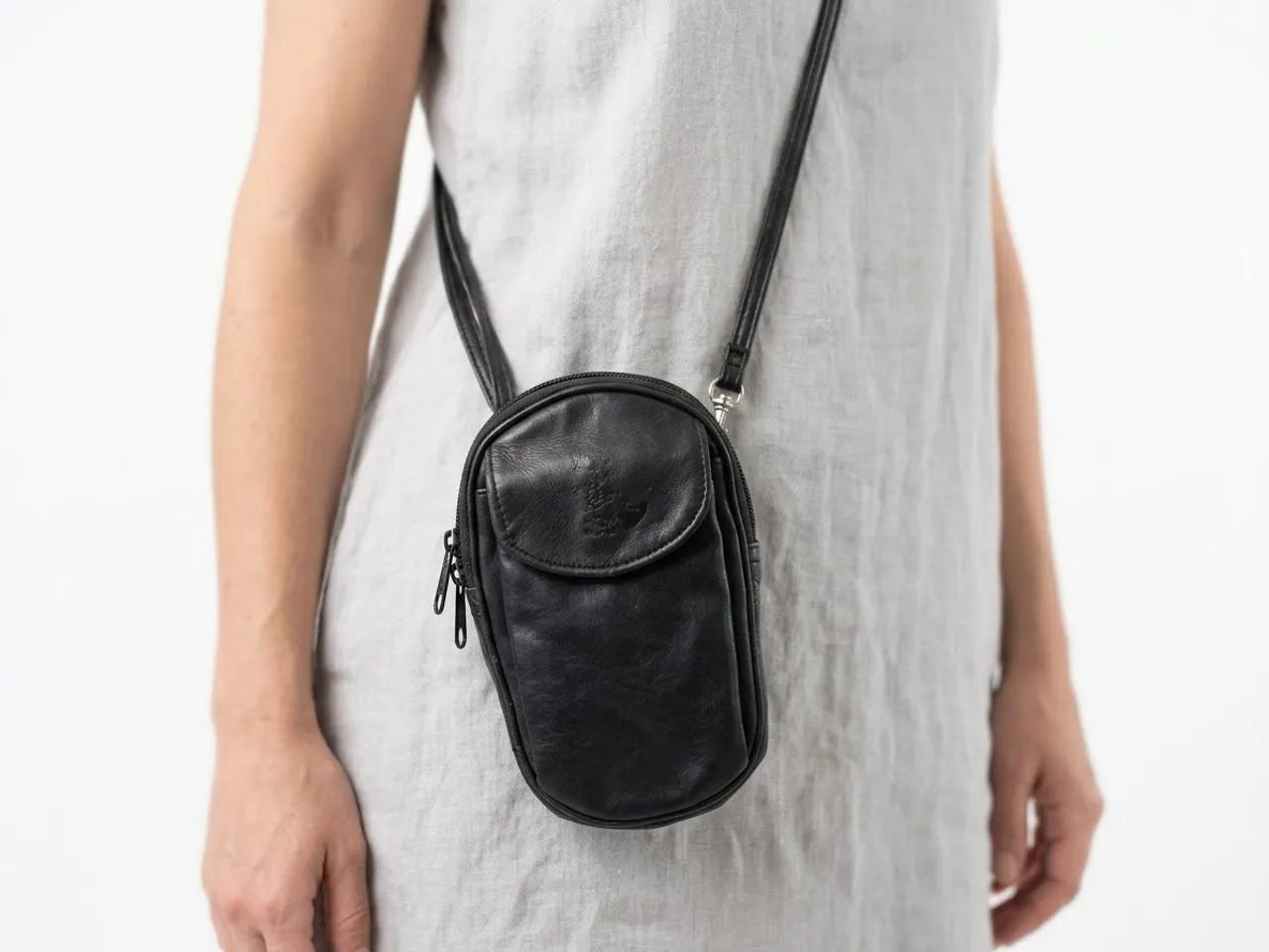 Porta celular bolsa de couro