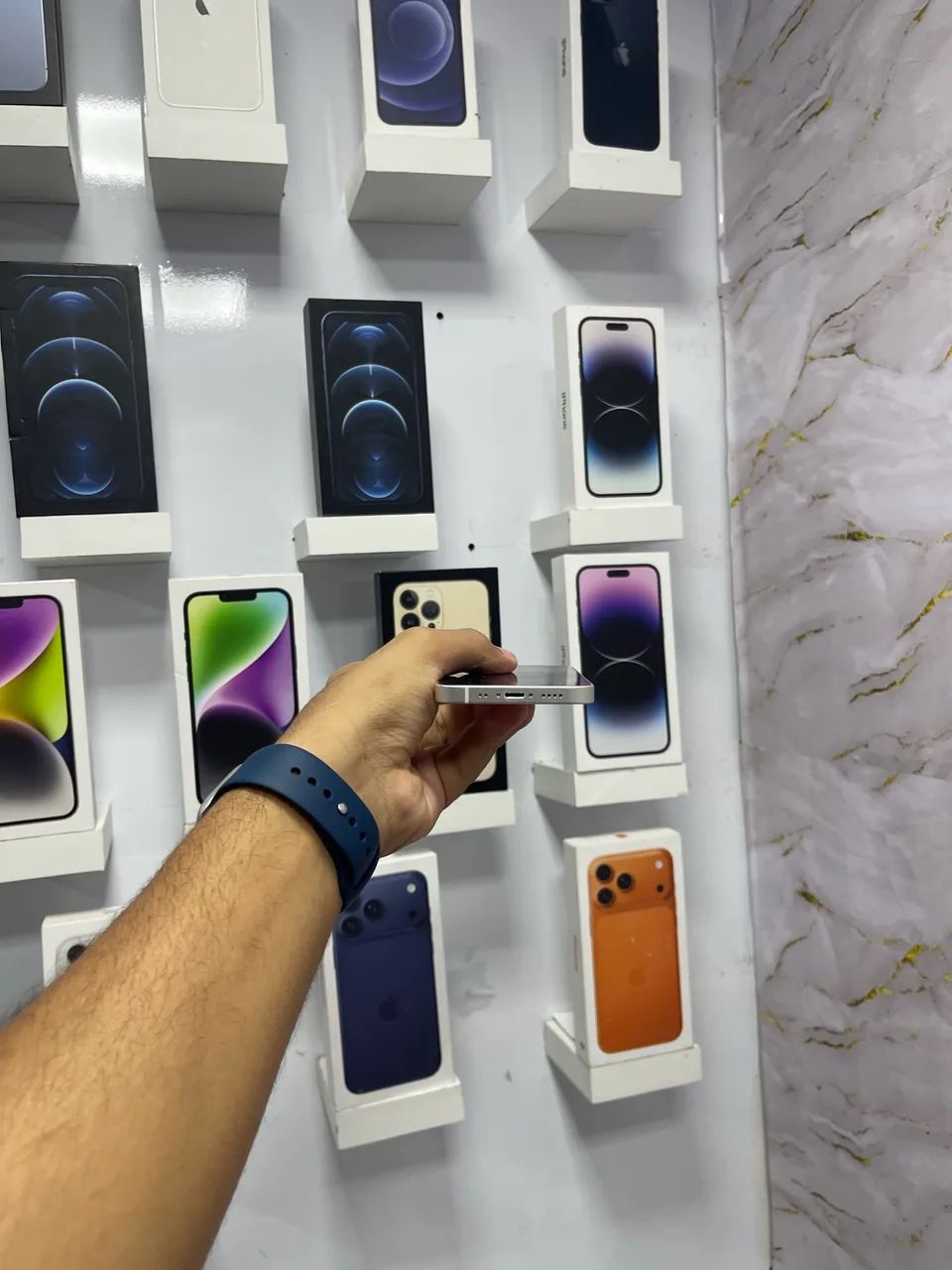 x*9様 iPhone 14 & iPhone 12 mini その他セット IPHONE 12 MINI 64 GIGAS - Celulares e Smartphones - Samambaia