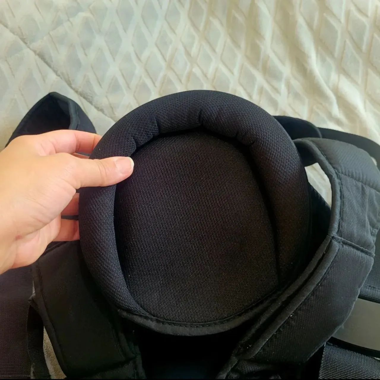 Canguru kababy preto ergonômico  - Foto 2
