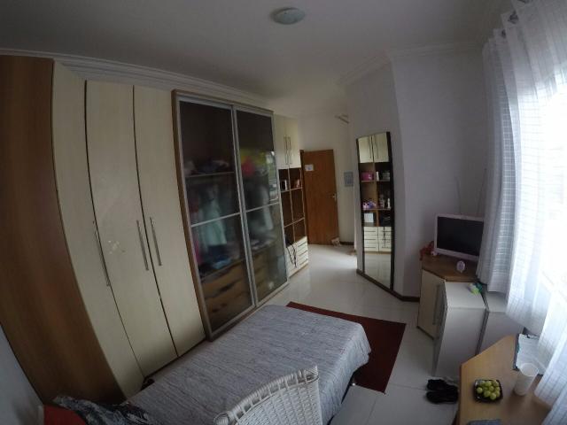 Triplex Monte Líbano com Piscina - Foto 17