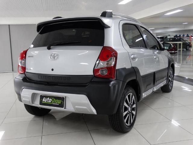 Toyota Etios Cross 1.5 Flex Prata - Foto 4