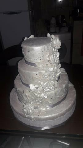 Bolo fake casamento/Marvel