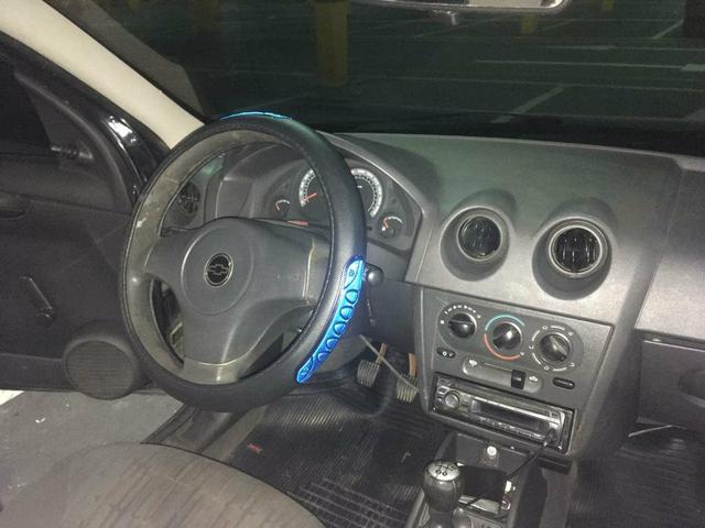 Carro celta 1.0 documentação em dias tudo ok - Foto 5