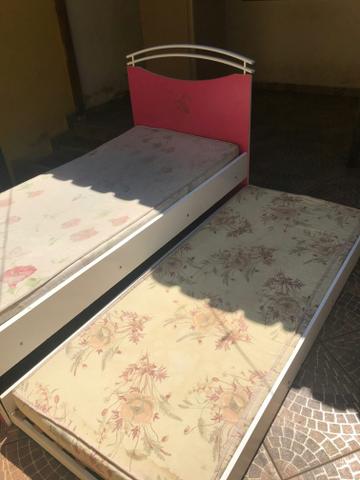 Cama solteiro + cama auxiliar +2 colchões de brinde - Foto 2