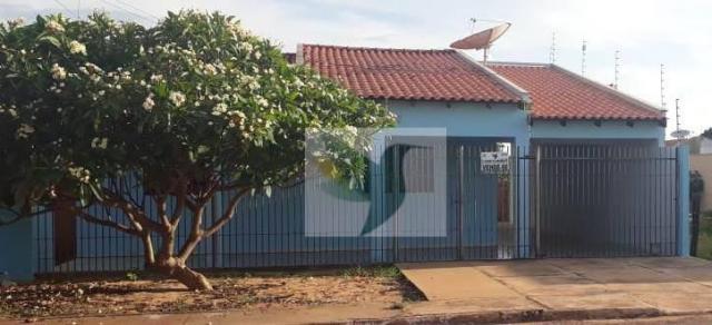 Casa no jardim tropical