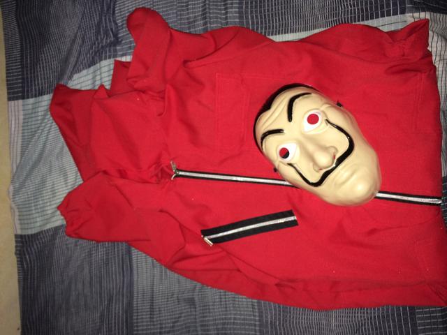 Vendo fantasia la casa de papel