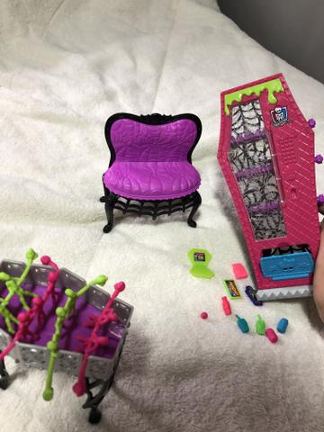 Cenários monster high