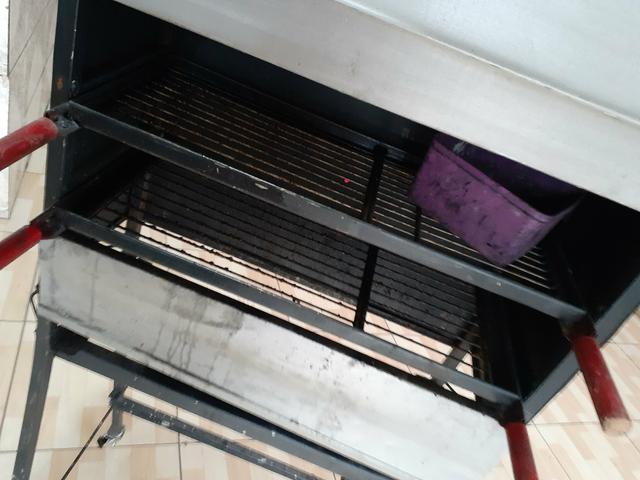 Vendo churrasqueira novinha. - Foto 2